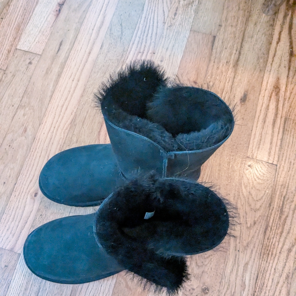 Like New UGG Black Winter Boots